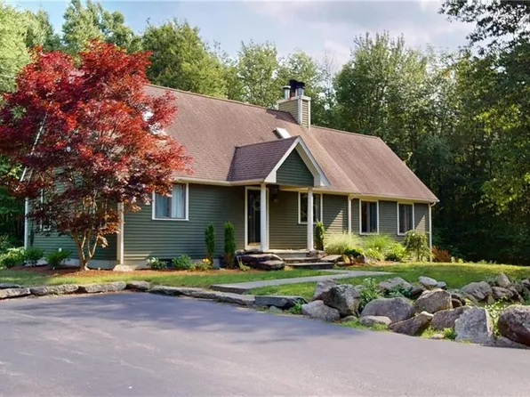 258 Quaker Ln, Scituate, RI 02857