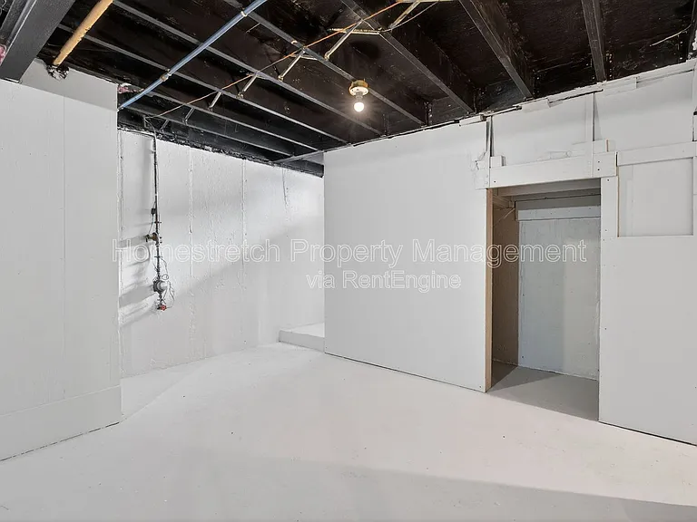 10201 Gourock Dr — Photo 28