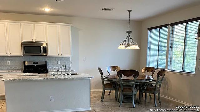 4202 Woodbridge Way — Photo 2