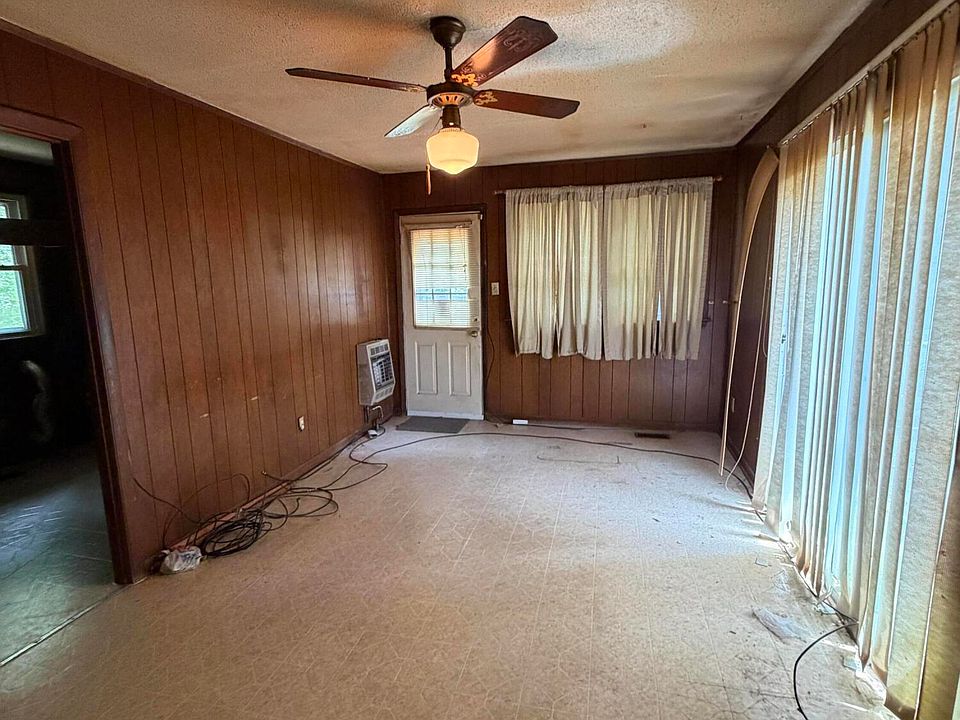 1st image of 857 Newcombe Rd