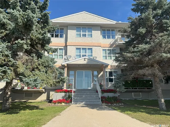102 1st Avenue #103, Caronport, SK S0H 0S0
