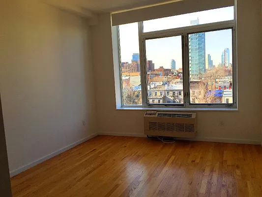 Rented by EXR | media 5