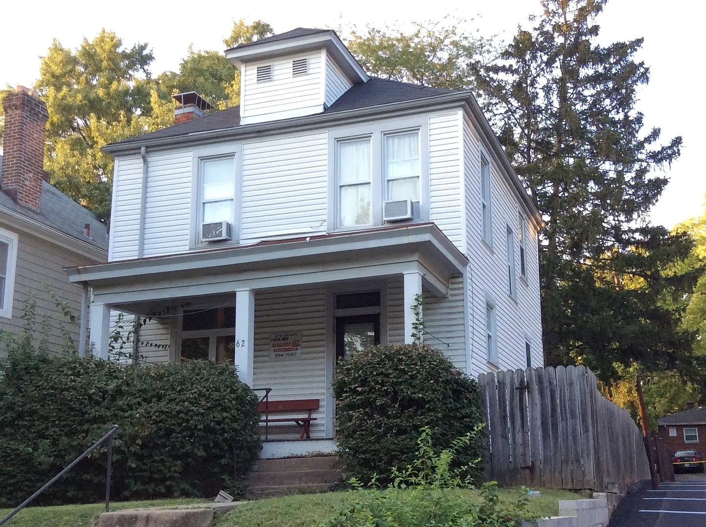 3 bedroom 1 bath single family home with yard. — Photo 2