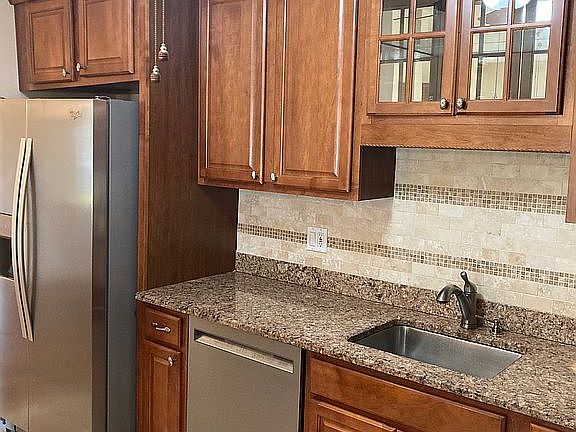 5th image of 833 Narragansett Villas Dr