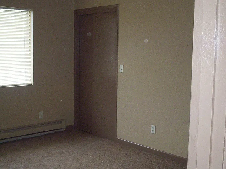 9205 Woodlawn Ave N — Photo 8