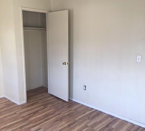 3rd image of 1068 W 5th St #Upstairs