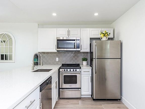 3rd image of 2520 NE 1st Ct APT 205