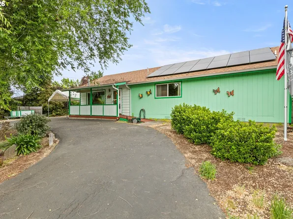 4969 Golding St, Roseburg, OR 97471