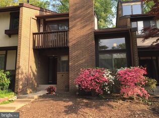 2105 Glencourse Ln, Reston, VA 20191