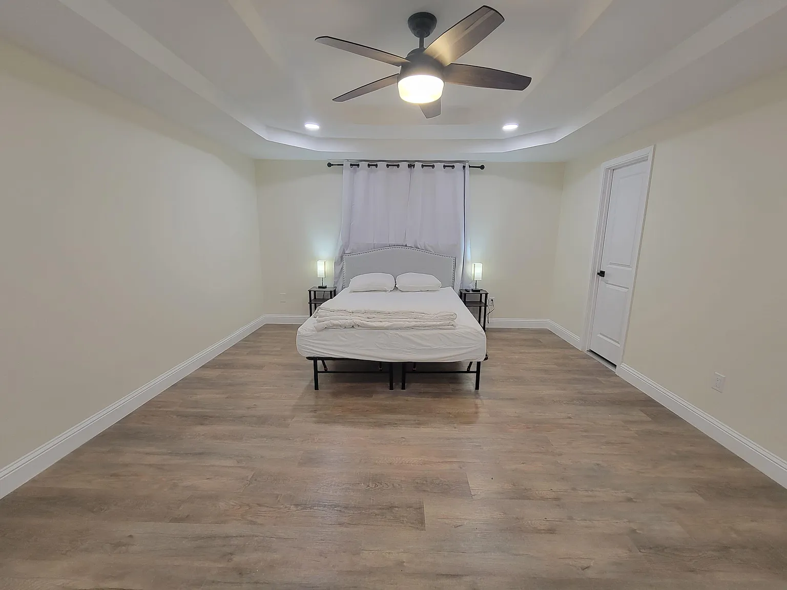 4 bed, 3.0 bath, 2339 sqft, $685 — Photo 2