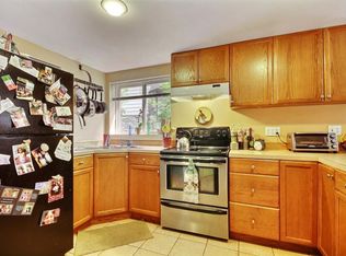 142 21st Ave E APT 3, Seattle, WA 98112