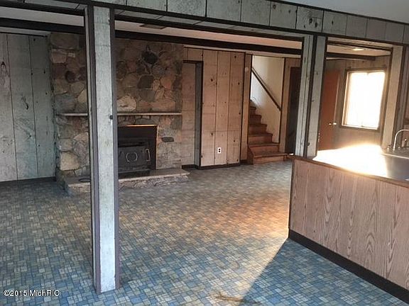5th image of 955 Union Ave NE