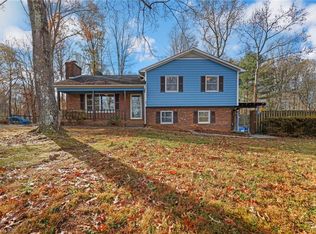 6708 Kennette Dr, Pfafftown, NC 27040