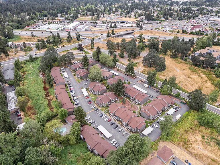 Welcome Home to James Apartment Lakewood , WA — Photo 6