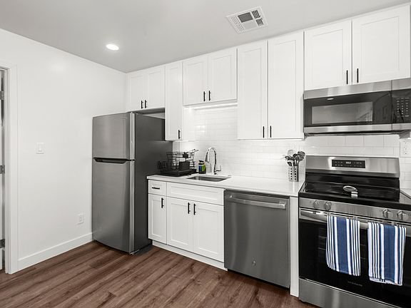 4th image of 1242 E Pierce St #1