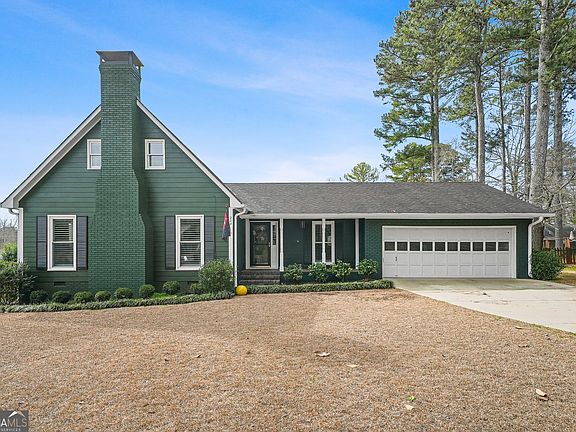 2nd image of 208 Larcom Ln