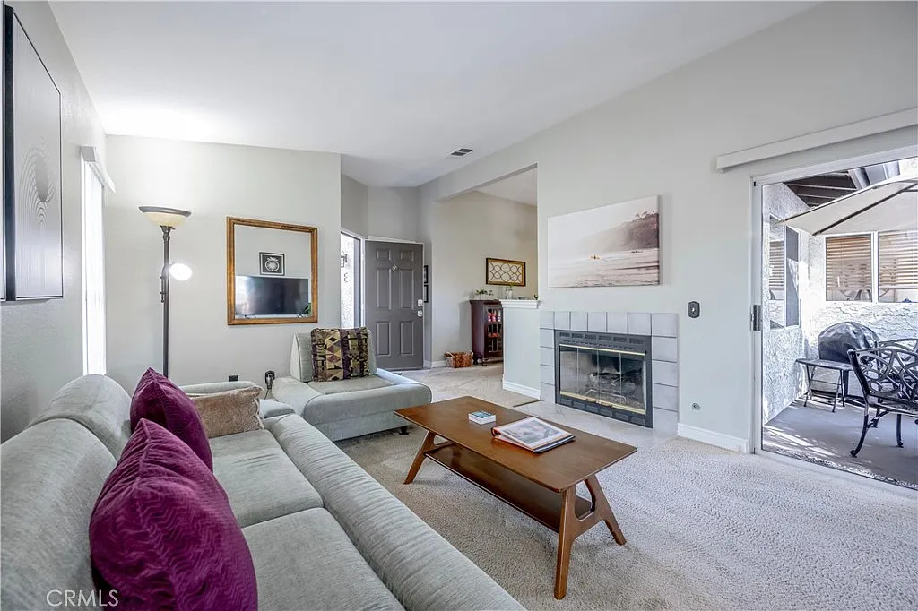 2 bed, 1130 sqft, $4,500 — Photo 4