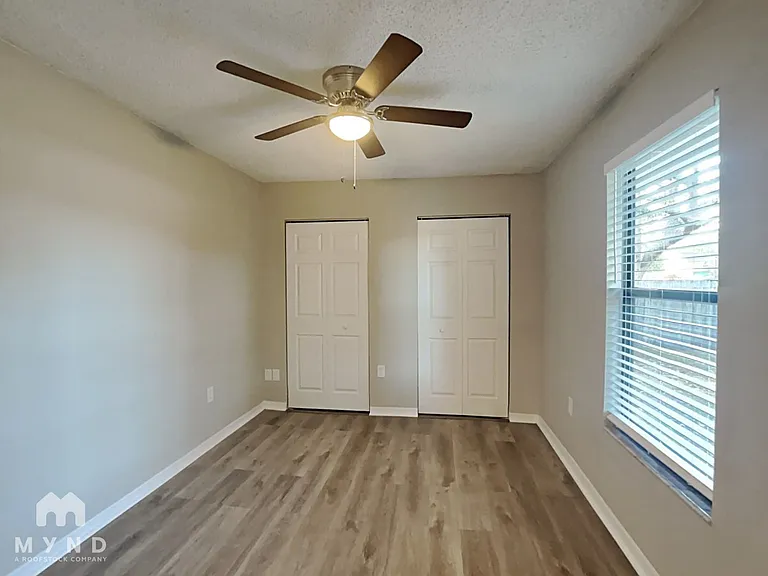 10327 Lansfield St — Photo 24