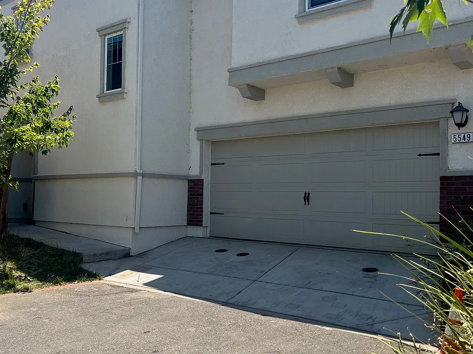 5549 Lancaster Ct
