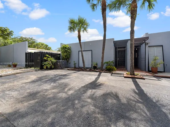 16380 Briar Patch Pl, Miami Lakes, FL 33014