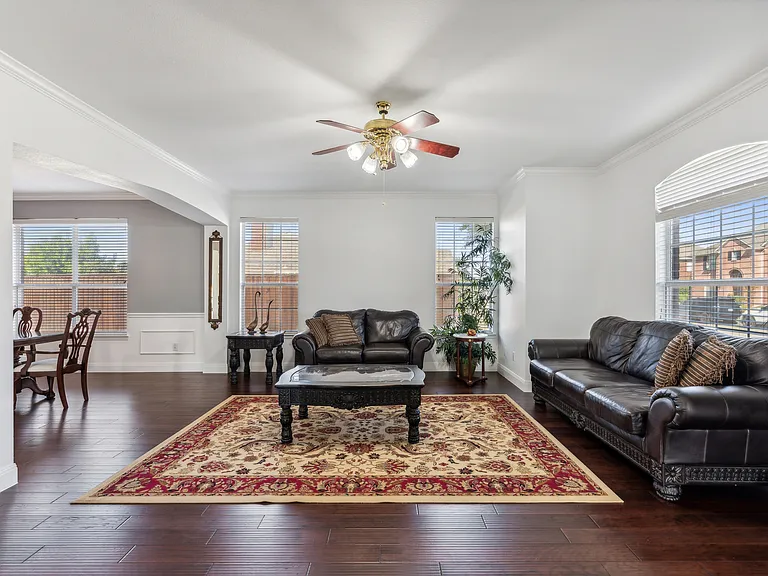 1501 Ector Dr — Photo 10