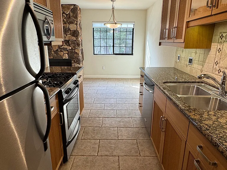 2250 S Beverly Glen Blvd #102 — Photo 8