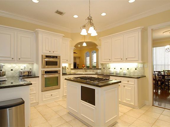 4th image of 7510 Woodridge Pl
