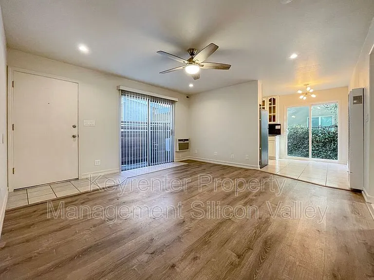 923 Ravenscourt Ave #1 — Photo 3