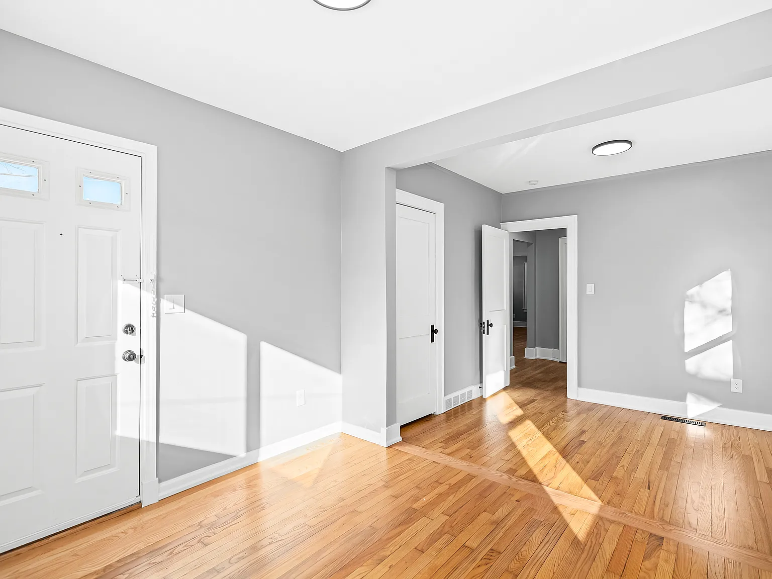 2 bed, 1025 sqft, $1,750 — Photo 4