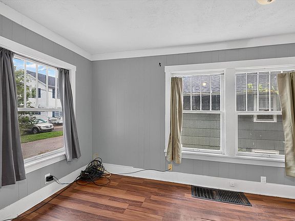 5th image of 813 Hoffman Ct