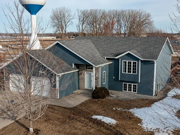 501 7th St NE, Kasson, MN 55944