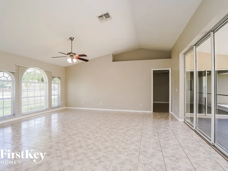 8381 Bahamas Rd — Photo 2