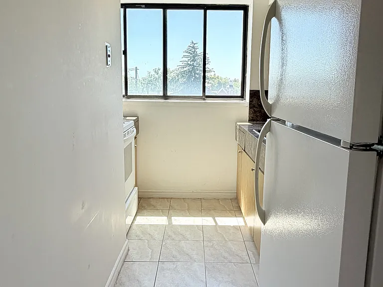 10 Pearl St W #204 — Photo 5