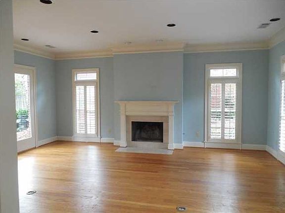 3rd image of 148 Wood Vale Dr