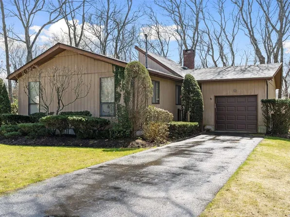 (undisclosed Address), Hampton Bays, NY 11946