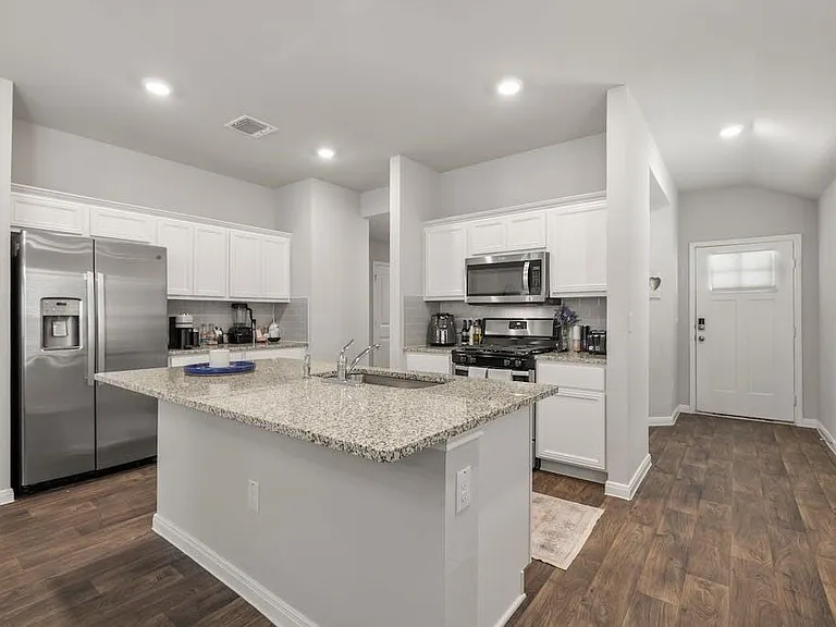 14013 Heywood Dr — Photo 5