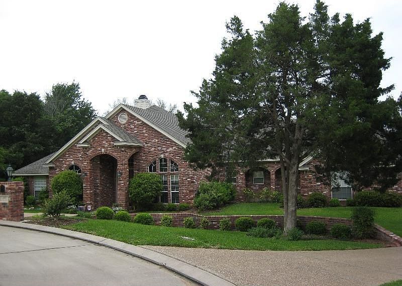 1st image of 209 Cypress Ct