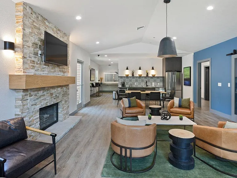 Alvista 23 Apartment Homes — Photo 7