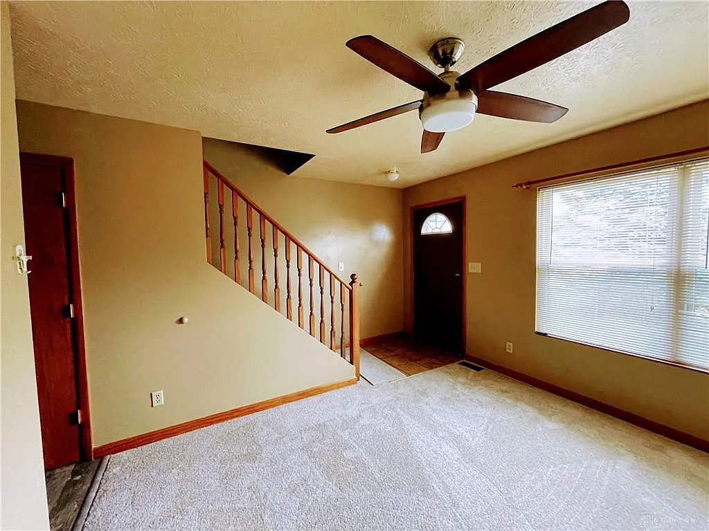 2 bed, 1.5 bath, $1,200 — Photo 2