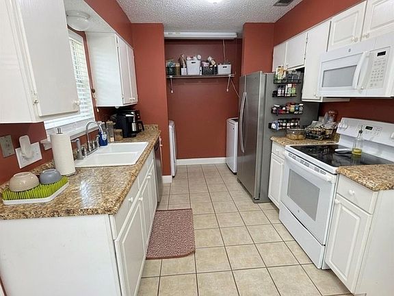 5th image of 2513 Oriole St