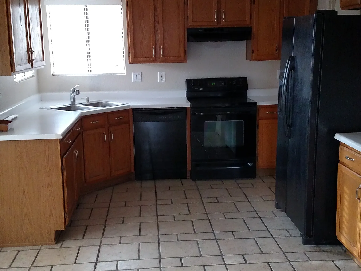 3 bed, 2.5 bath, 1472 sqft, $1,850 — Photo 3