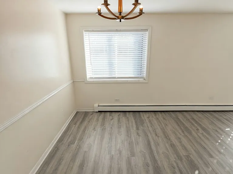 5686 N Elston Ave — Photo 4