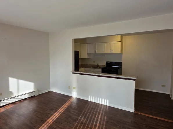 12440 Vincennes Rd APT 5, Blue Island, IL 60406