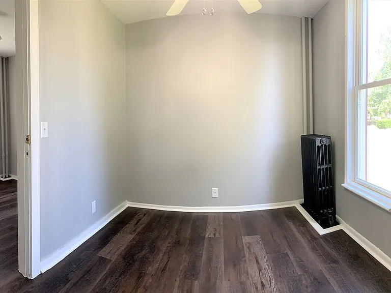 518 S 6th St — Photo 11