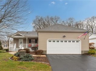3 Wyndwood Rd, Uncasville, CT 06382