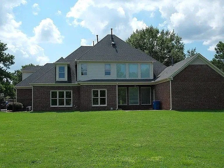 2520 Fox Hill Dr — Photo 23