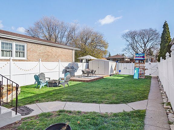 3rd image of 5622 N Mulligan Ave