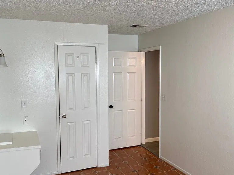 6777 Del Playa Dr — Photo 14