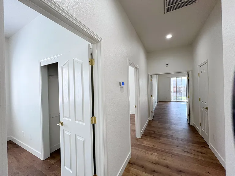 10233 Stathos Dr — Photo 10