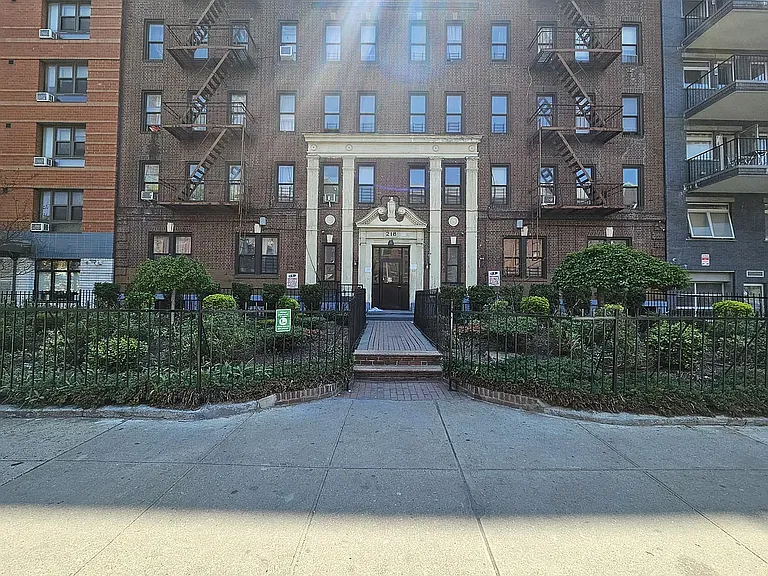 218 Linden Blvd #E4 — Photo 3